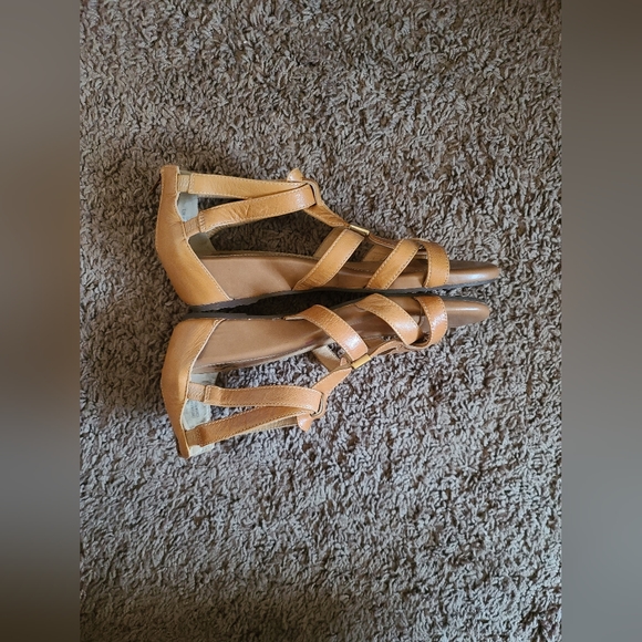 Sandals - Picture 3 of 6